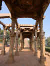 QutbMinar6.jpg (253447 byte)